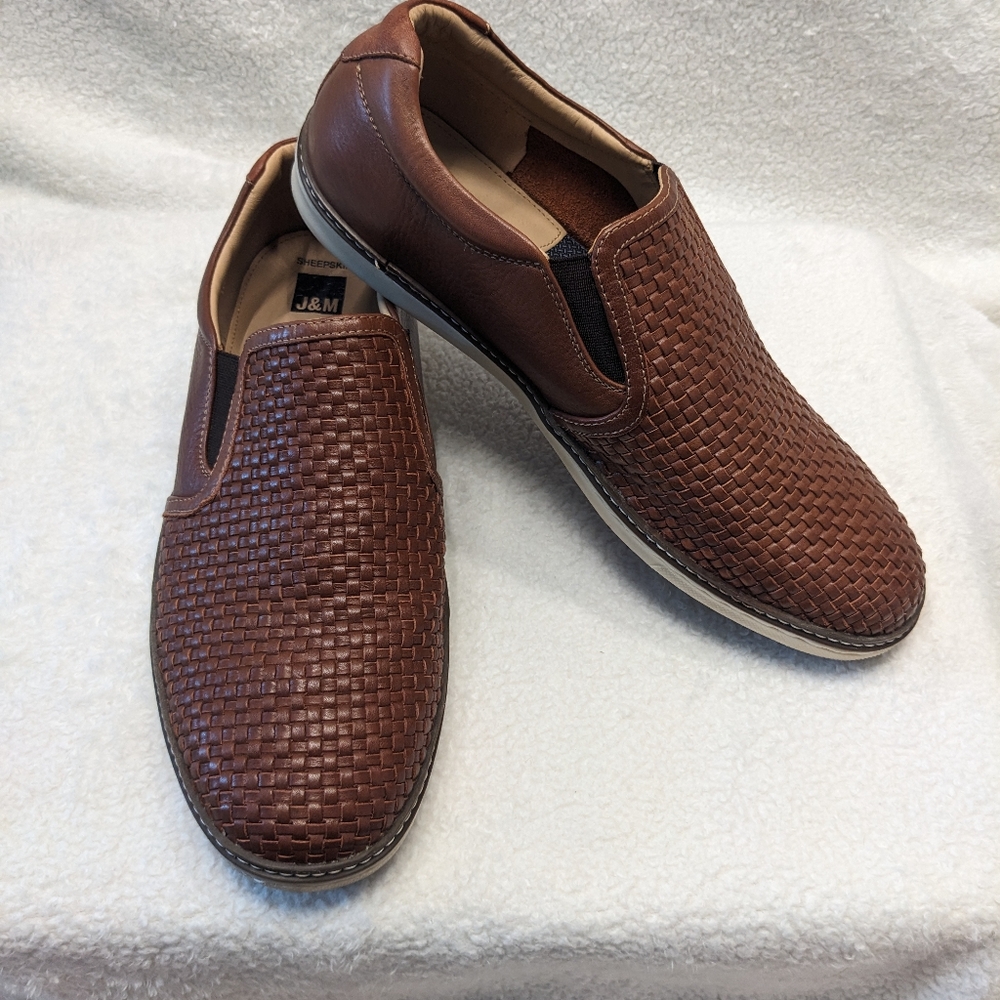 Johnston and Murphy McGuffey Woven 12W Slip-On Classic fit.